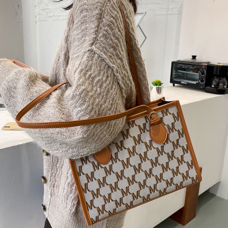 IELGY Large Capacity Shoulder Bag Versatile Fashion Tote Bag