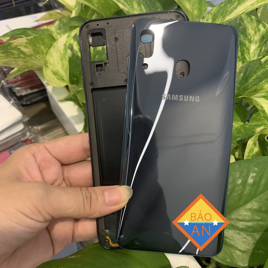 bộ vỏ samsung A30 - gồm lưng,sườn,phím,kính camera -zin