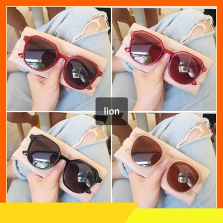 Kính Râm Hot Hit đi biển nhiều màu tặng hộp và khăn.