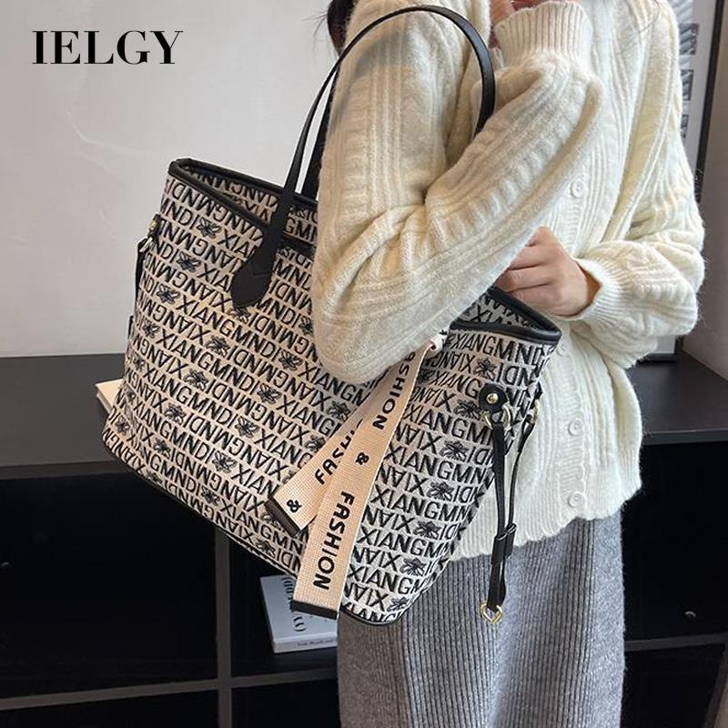 Túi tote IELGY đeo vai phong cách học sinh phổ biến dễ phối đồ cho nữ