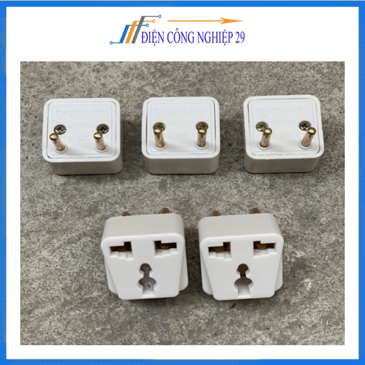 Phích chuyển đổi 3 chấu sang 2 chấu Vinakip 10A