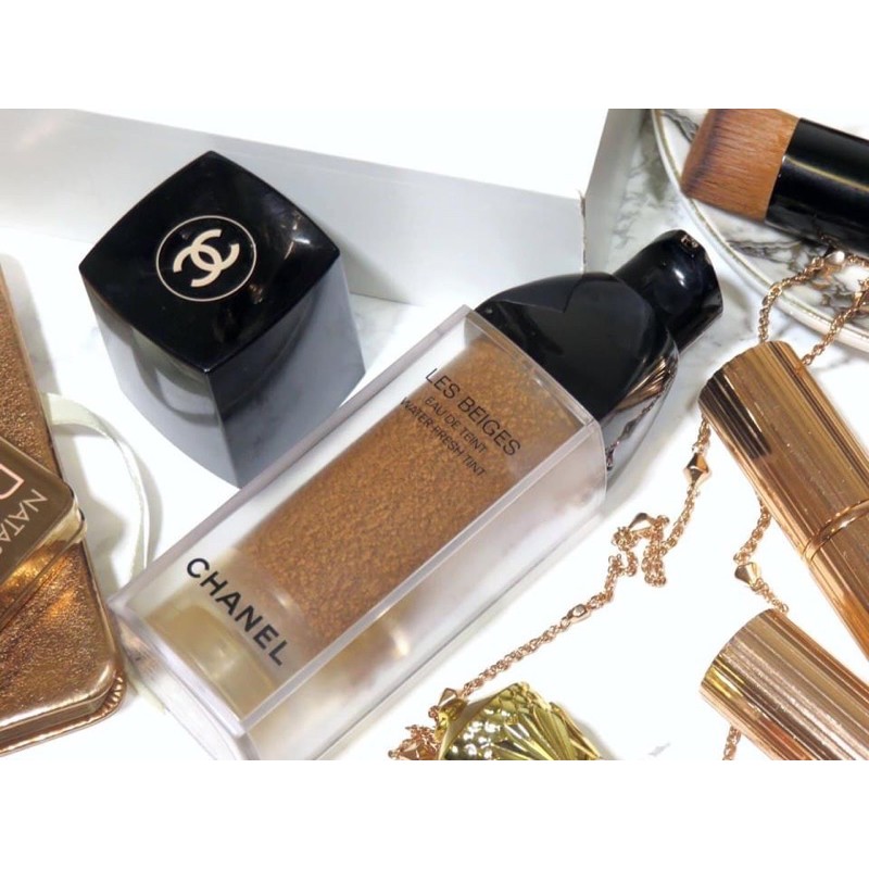 Kem nền tươi CHANEL LES BEIGES Eau de teint