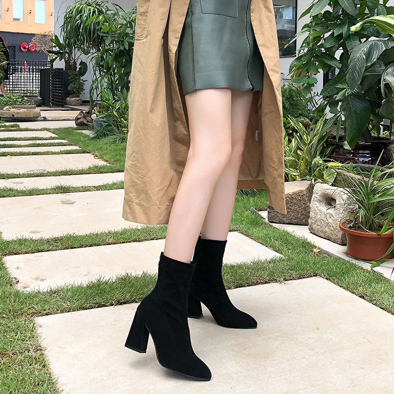 Giày cao cổ trẻ em cho mùa thu đông phiên bản mới của Hàn Quốc gót mũi nhọn ngắn phong cách Anh Martin boots trần