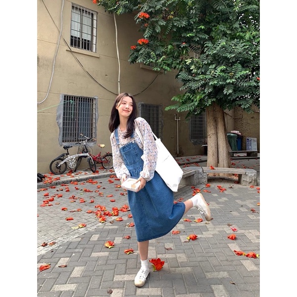 Set váy yếm jeans xanh + áo sơ mi hoa nhí phối bèo dễ thương ulzzang Hàn Quốc - Yannie