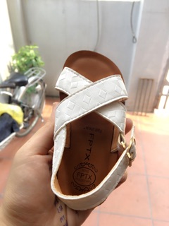 Dép quai hậu