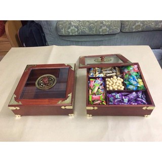 Hộp đựng bánh mứt kẹo ngày tết bằng gỗ hương cao cấp. Sang trọng