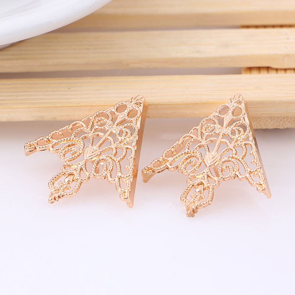 Phụ kiện ghim cài cổ áo hoa văn cổ điển