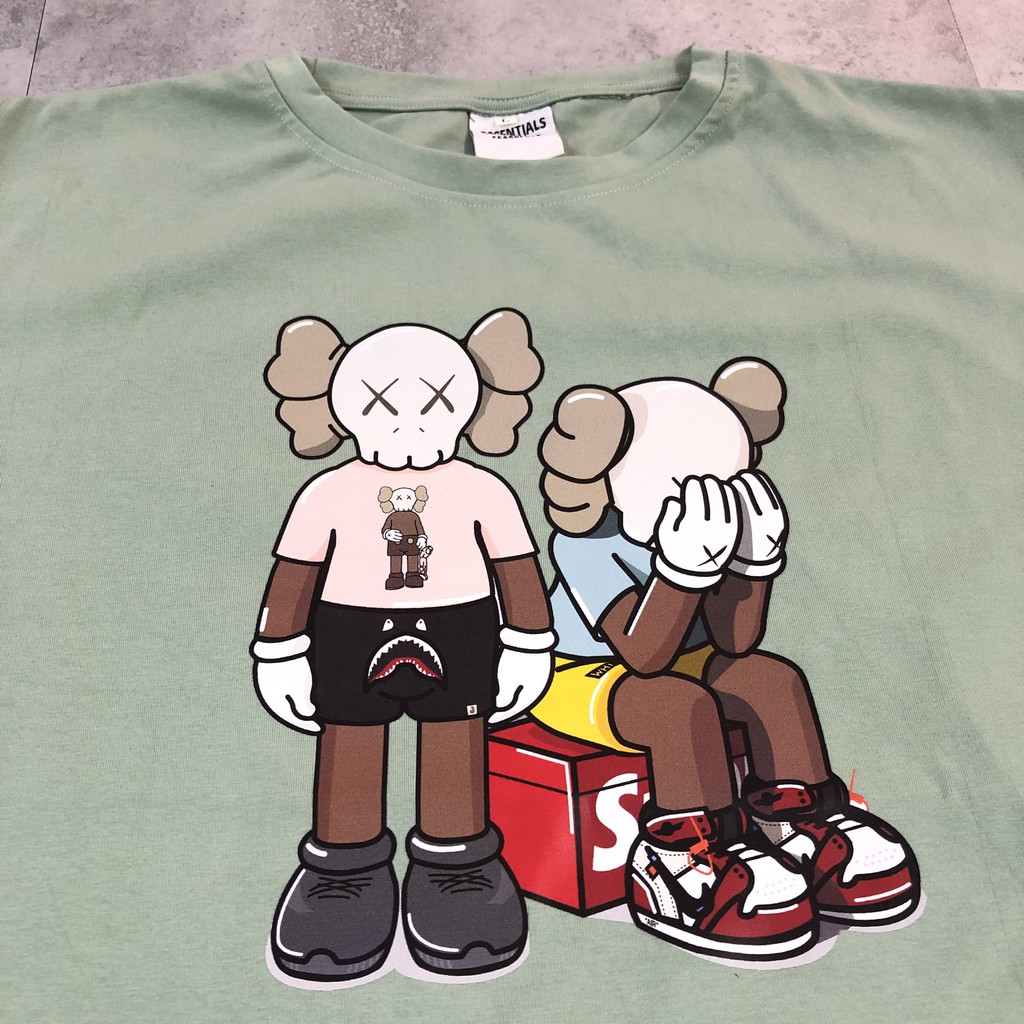 Áo thun KAWS