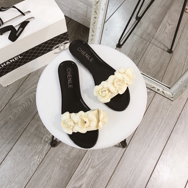Dép lê nhựa hoa