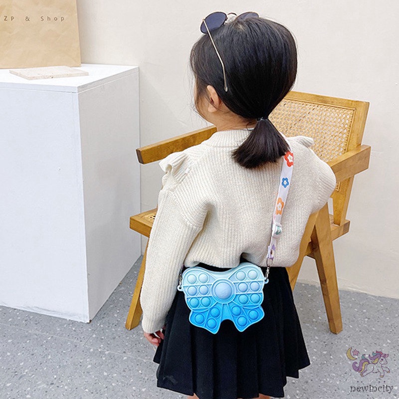 Túi đeo chéo kiểu dáng hoạt hình xinh xắn nhiều kiểu tùy chọn dành cho bé gái