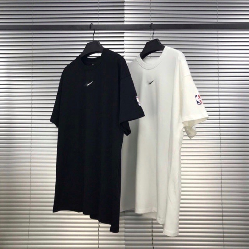 Áo thun unisex tay lỡ fear of god, áo local brand hai màu trắng đen chất liệu cotton, Maybug.official