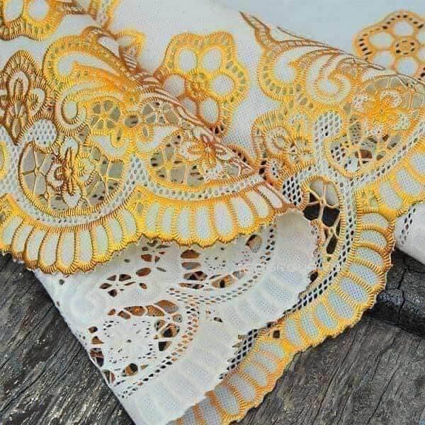 Khăn trải bàn dưới kính hoa văn nhựa ren dập nổi màu vàng sang trọng, khăn bàn đẹp để bàn, ghế đôn, trang trí nhà cửa