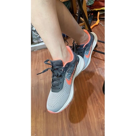 Giầy thể thao nữ