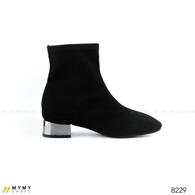 B229 Boot len trơn gót vuông bạc 3p
