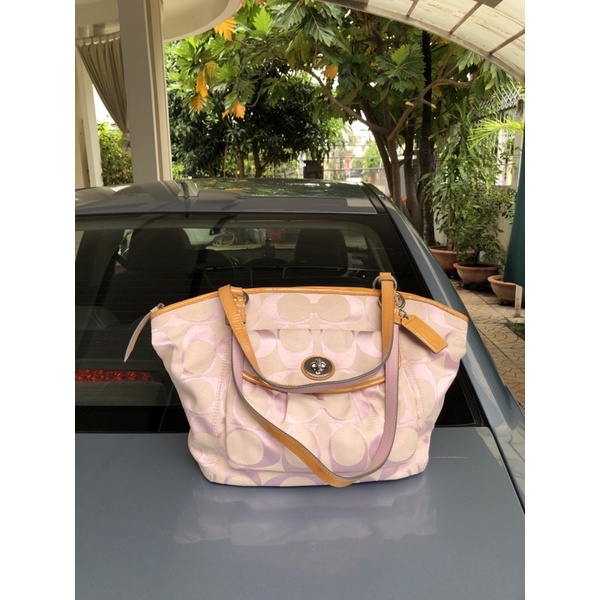 Túi chuẩn si.túi qua sử dụng. Khách vui lòng xem hình nếu muốn biết thêm thông tin sản phẩm mời khách vô chat nhé.Thanks