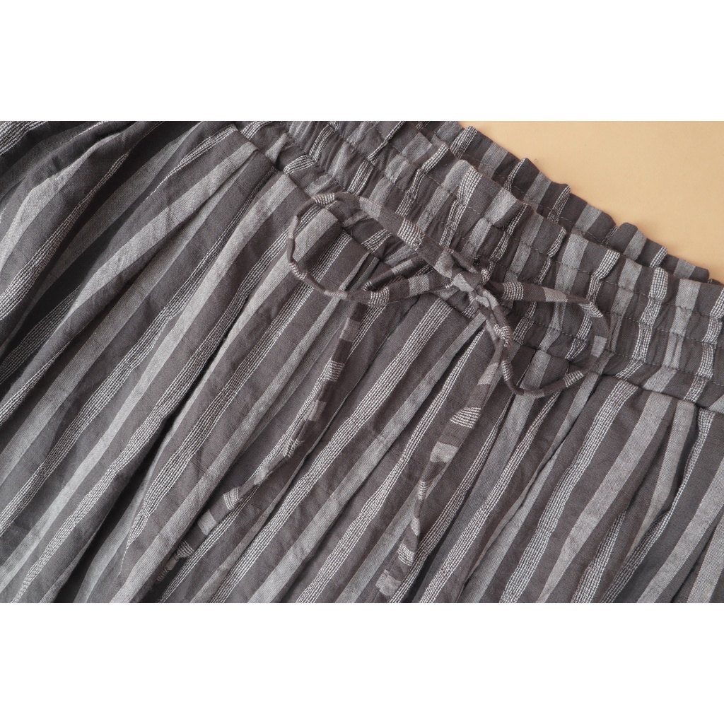 Chân váy boil form dài - sọc KACHISA màu xám