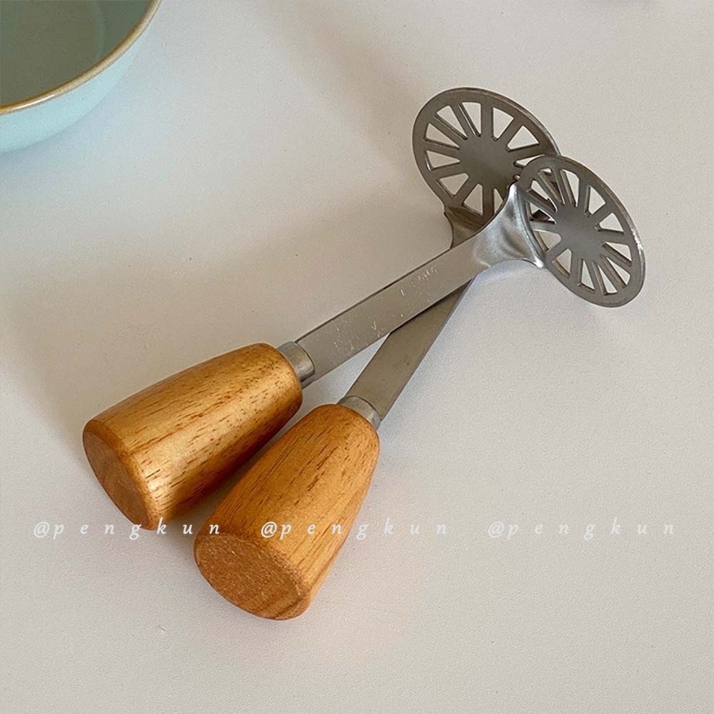 Dụng Cụ Nghiền Khoai Tây/Khoai Tây Nghiền Bằng Thép Không Gỉ Dày Dặn Có Tay Cầm Bằng Gỗ Tiện Dụng Cho Nhà Bếp