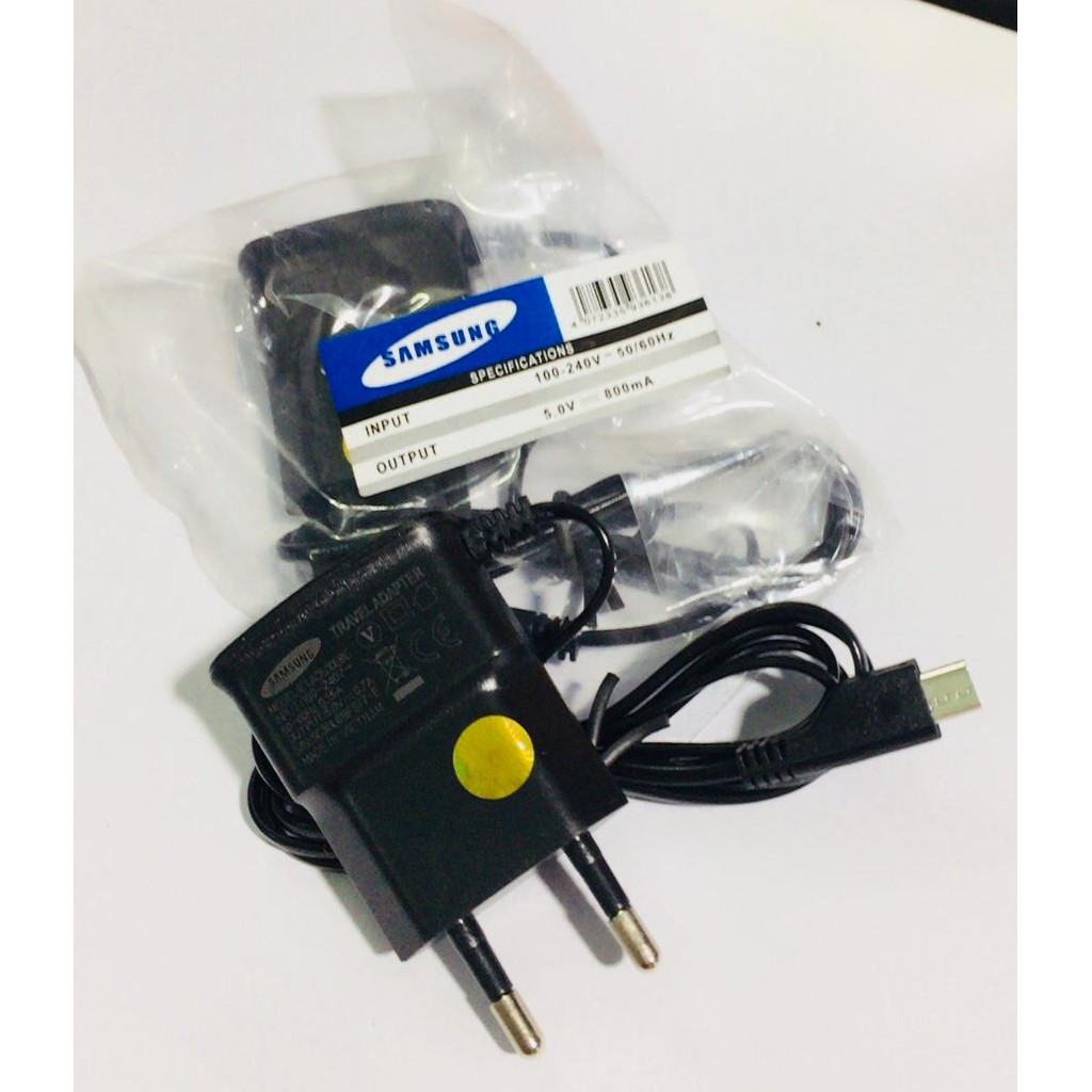 củ sạc liền dây cho Samsung i9000 (đen, trắng)