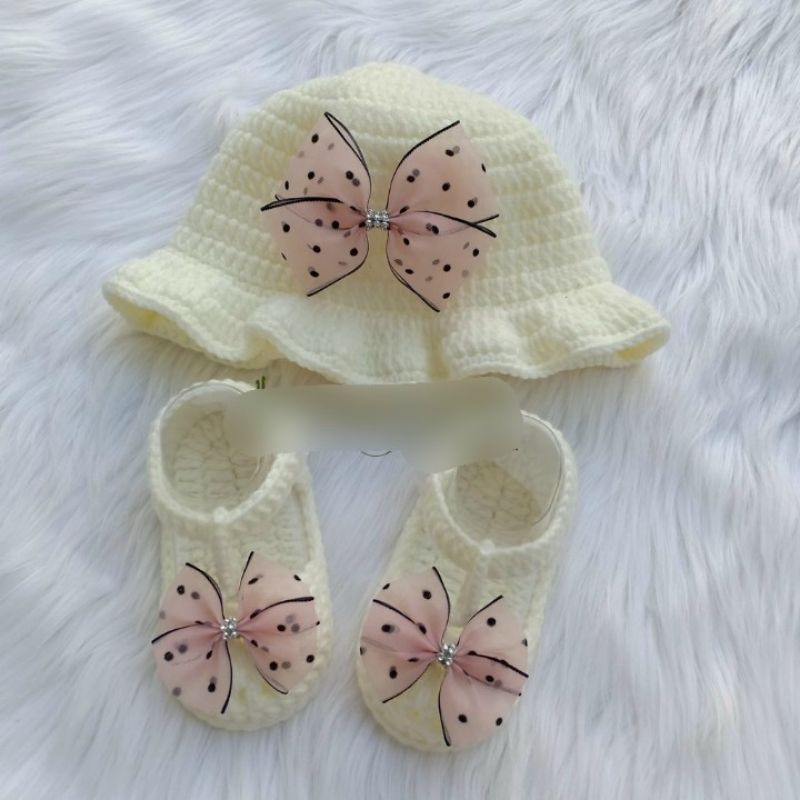 Sét mũ len kèm giày len tặng túi đeo chéo cho bé