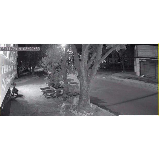 Camera yoosee ngoài trời 4 râu, 20 ĐÈN THÂN XOAY, 3.0 MP Ban Đêm Có Màu - Camera wifi kèm thẻ nhớ yoosee | BigBuy360 - bigbuy360.vn