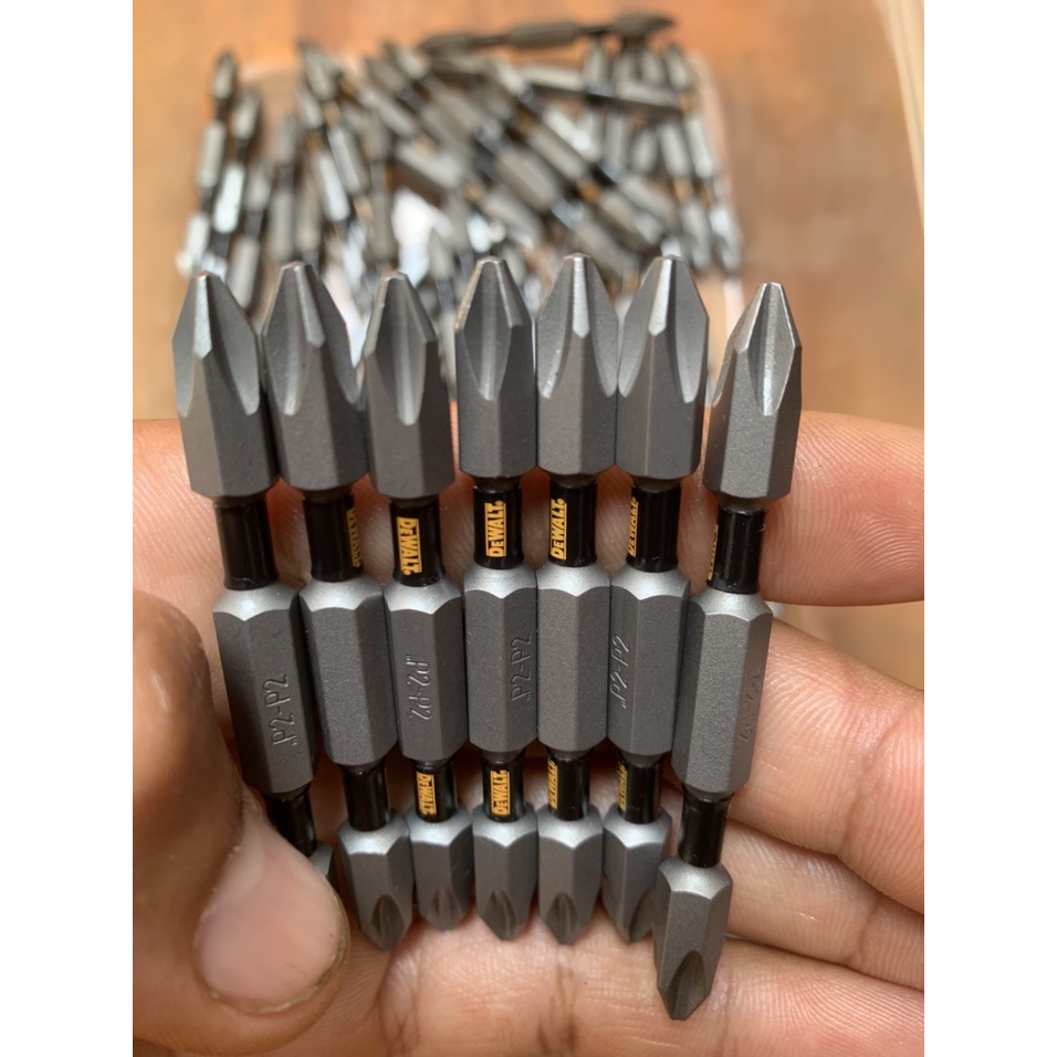 Mũi vít 2 đầu PH2-PH2 Dewalt dài 70mm chính hãng có từ ( SL : 1 mũi )