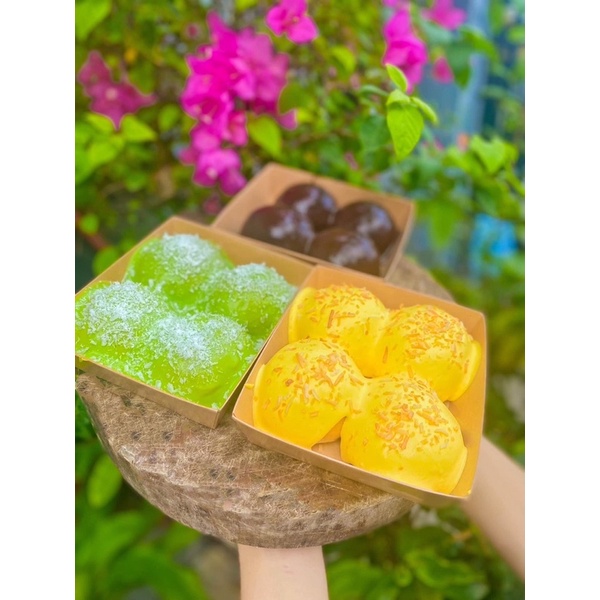 Bánh mì trà sữa trân châu kem trứng dừa nướng