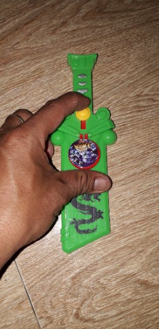 Đồ chơi bắn đĩa bằng nhựa rất đẹp như hình