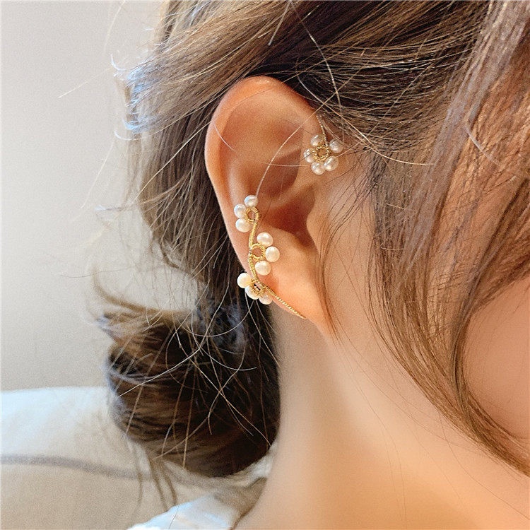 Bông tai kẹp hình bướm đính đá zircon thanh lịch