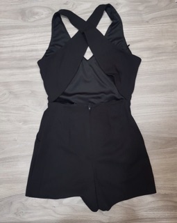  Jumpsuit hở lưng
