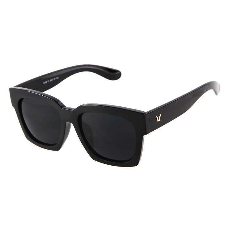 [CHÍNH HÃNG STORE HÀ NỘI] Kính thời trang V đen râm | BigBuy360 - bigbuy360.vn