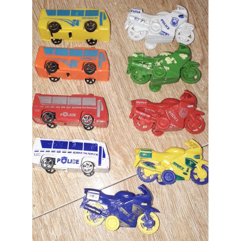 Một chiếc xe mô tô hoặc ô tô mini policee bằng nhựa chạy chớn rất đẹp