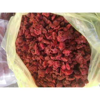 Dâu tây sấy đặc sản Đà Lạt