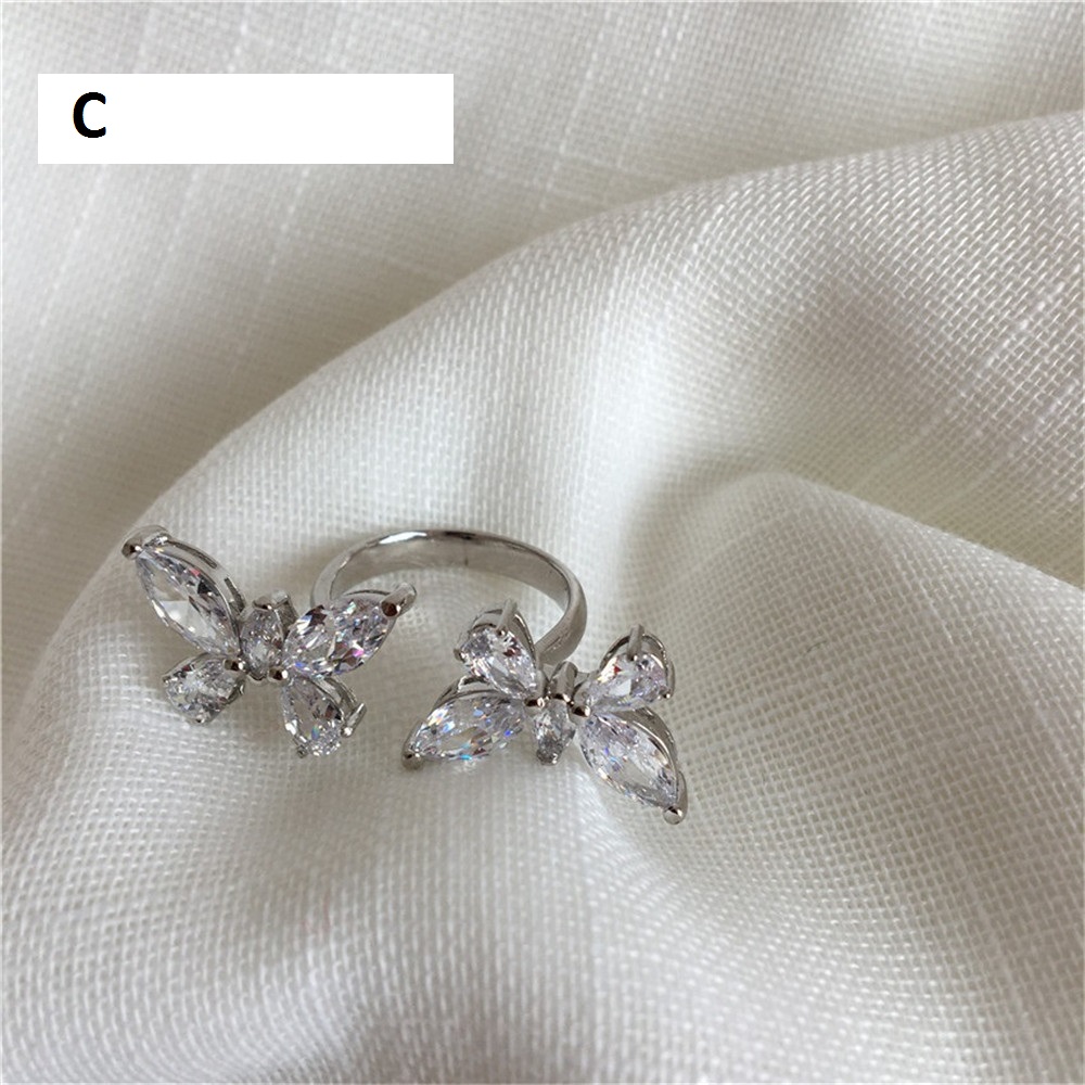 Nhẫn hình bướm đính đá sang trọng cho nữ
