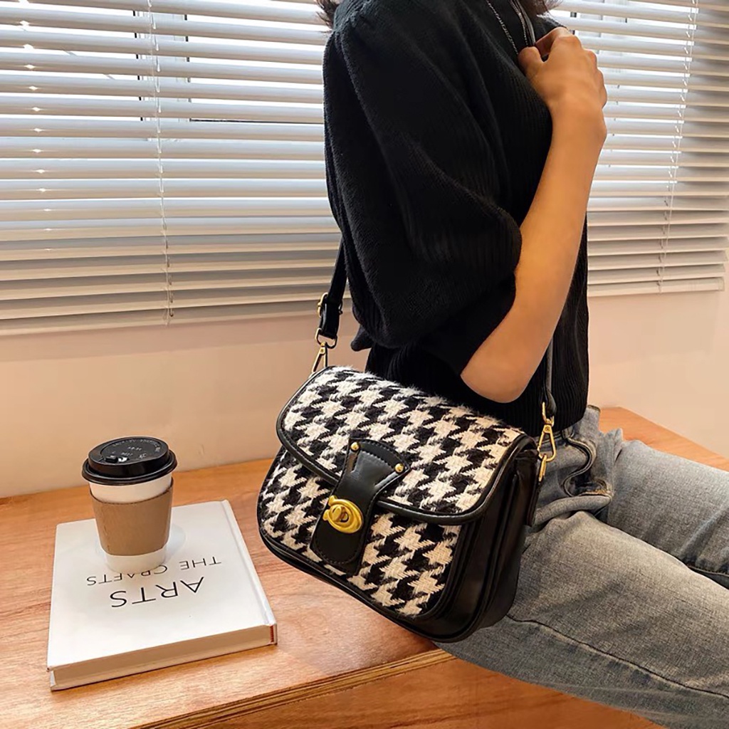 Túi xách nữ đeo chéo đẹp đi chơi phong cách thời trang hàn quốc giá rẻ dễ thương cute TBB14