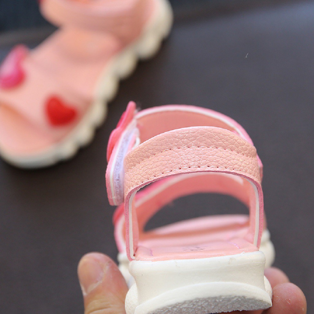 Dép sandal cho bé gái hình trái tim đế êm mềm cho bé gái từ 2-10 tuổi