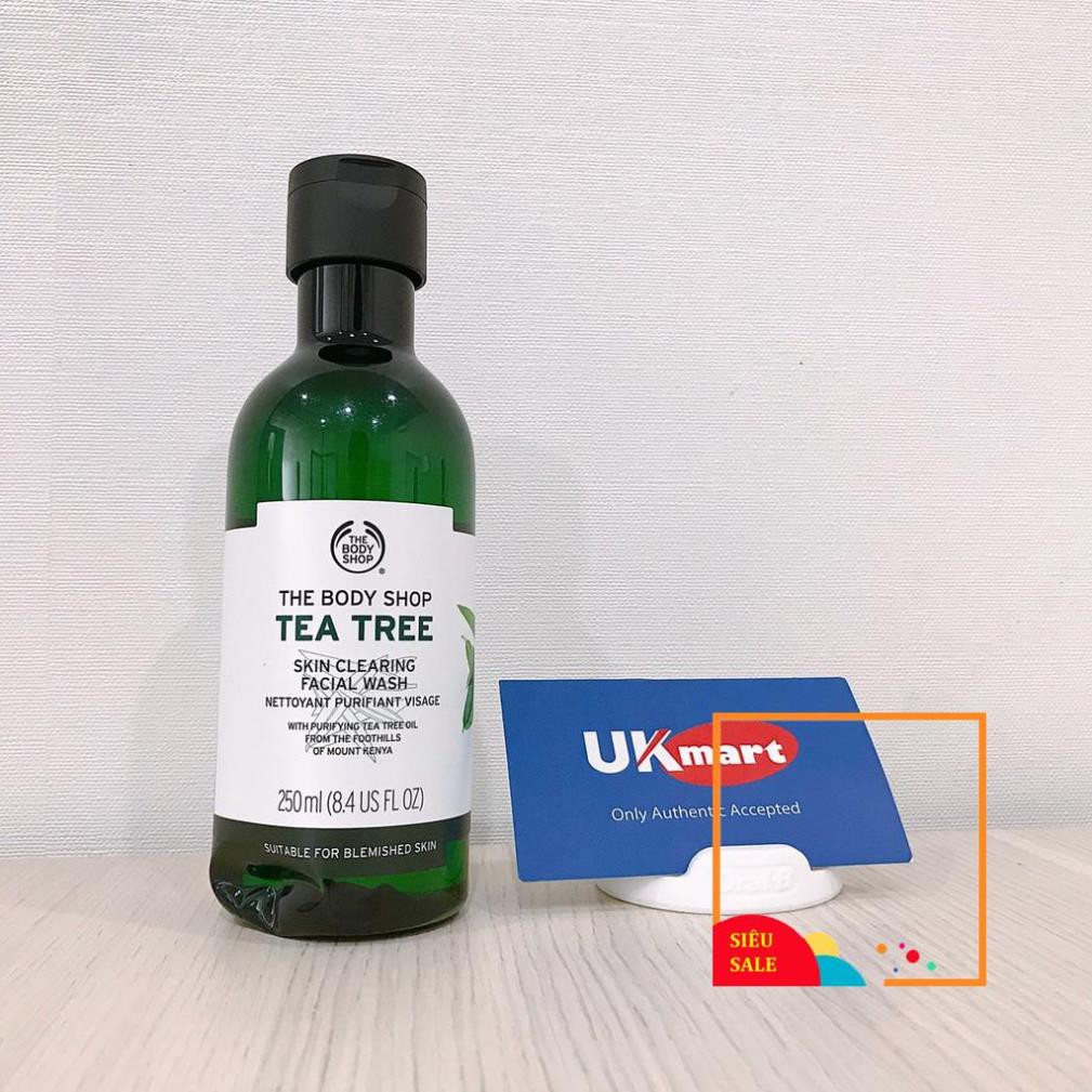 Sữa rửa mặt sạch BỤI BẨN VÀ BÃ NHỜN The Body Shop Tea Tree Skin Clearing Facial Wash