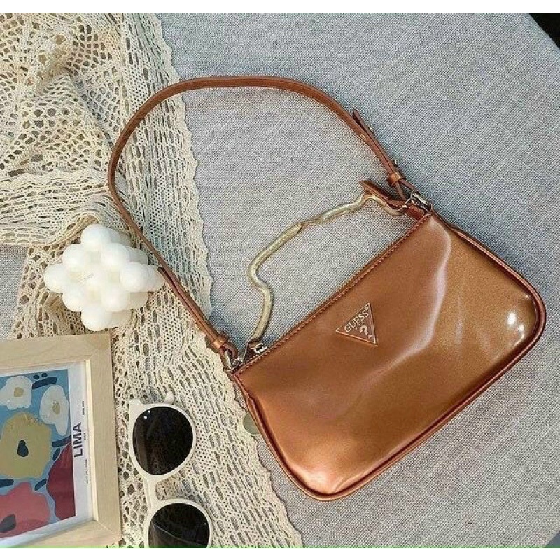 TÚI GUESS CONEY DÁNG THUYỀN