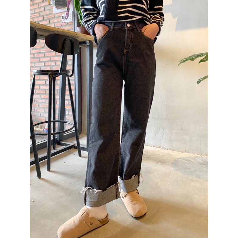 Quần jeans ống rộng gấp gấu