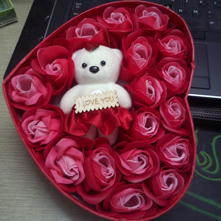 hoa hồng sáp hộp trái tim có gấu