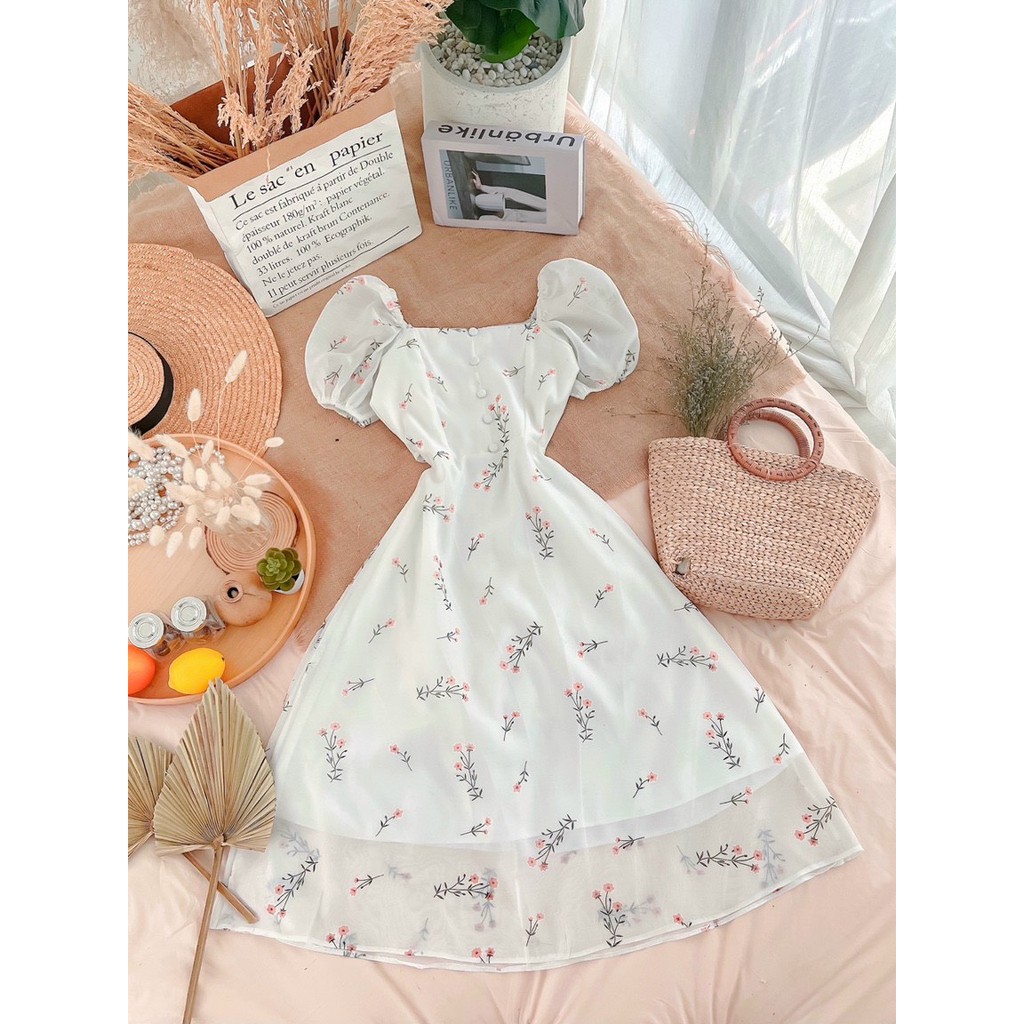 Sáng trà đá, chiều trà chanh Tối qua shop em lựa v á y này nhanhhh💐 Đầm midi tơ hoa Chất đẹp. Size dưới 54kg