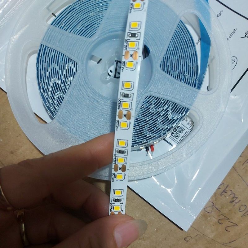 Led cuộn 5m 12v bản 8ly120b/m