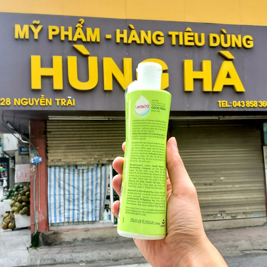 Dung dịch vệ sinh phụ nữ, dung dịch vệ sinh vùng kín, ngăn mùi 24h Lactacyd 256g