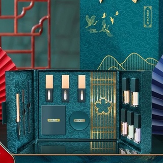 Set Trang Điểm KISS KYLIE 13 Món Giá Tốt
