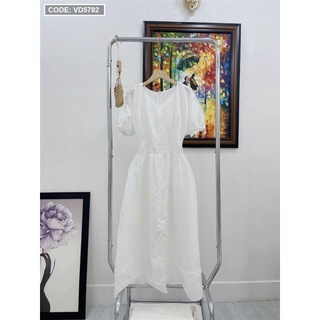 Đầm maxi trắng vải xước