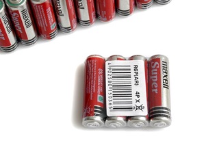 Vĩ 4 cục pin tiểu Maxell AA