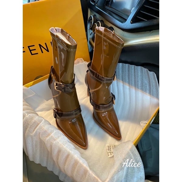 Boots fen.di full box, màu nâu cổ lửng, da bóng, tháo được đai đi thành 2 kiểu | BigBuy360 - bigbuy360.vn