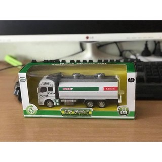 Mô hình xe chở dầu tỷ lệ 1:48