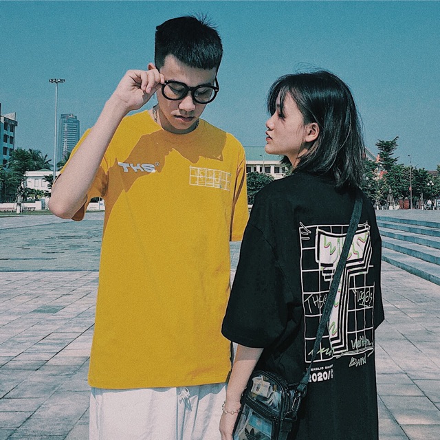 [TeeHolic] Áo Thun Unisex Big Logo TeeHolic - Màu Vàng &amp; Đen