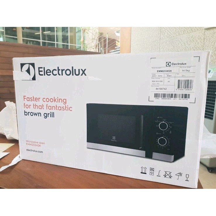 Lò vi sóng để bàn Electrolux EMM2334GK sản xuất Trung Quốc