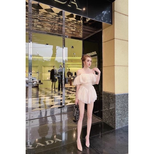 Jumpsuit ngắn chấm bi hở/bẹt/trễ/rớt vai trắng kem đen, jump hot girl sexy quyến rũ gợi cảm đi chơi dự tiệc sang trọng
